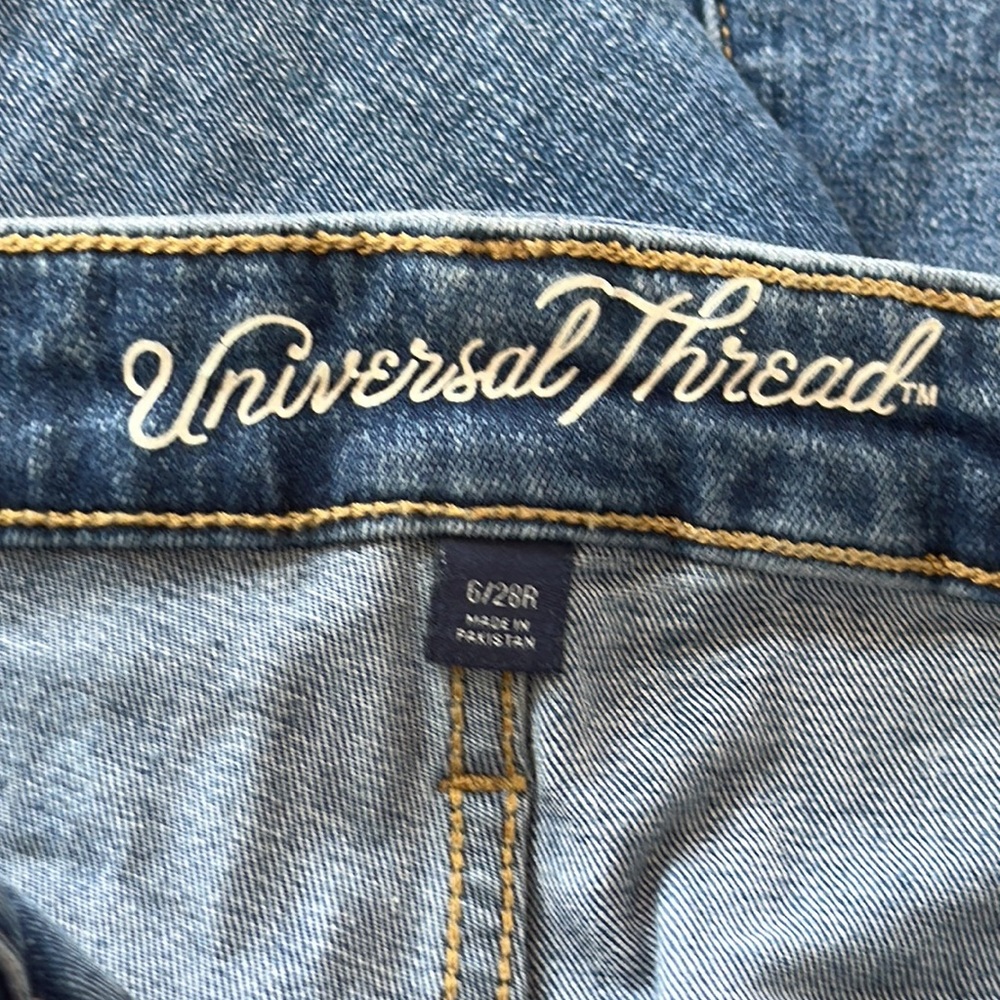 Universal Thread - High Rise Skinny Crop - Picture 4 of 5